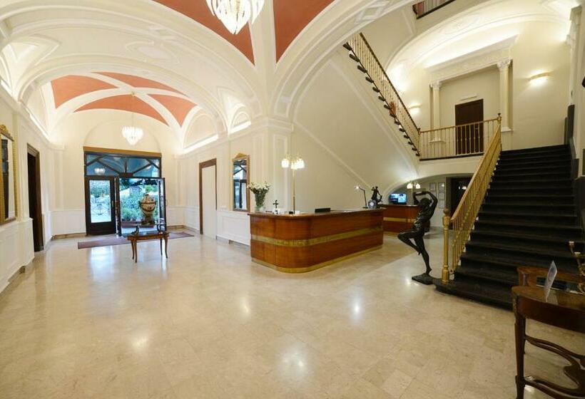 Отель Ristorante Vittoria