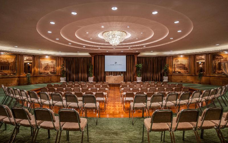 Hotel Rome Cavalieri A Waldorf Astoria