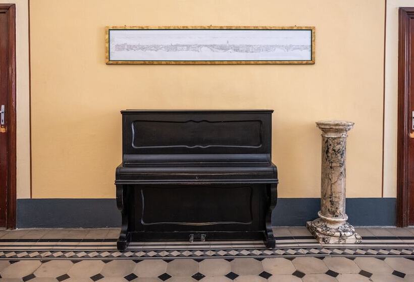 هتل Royal Victoria