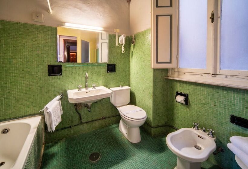 هتل Royal Victoria