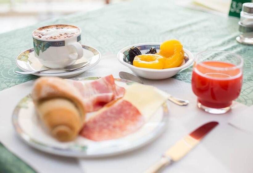 ホテル Santa Lucia