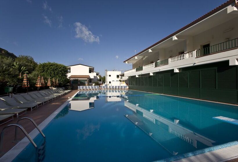 ホテル Santa Lucia