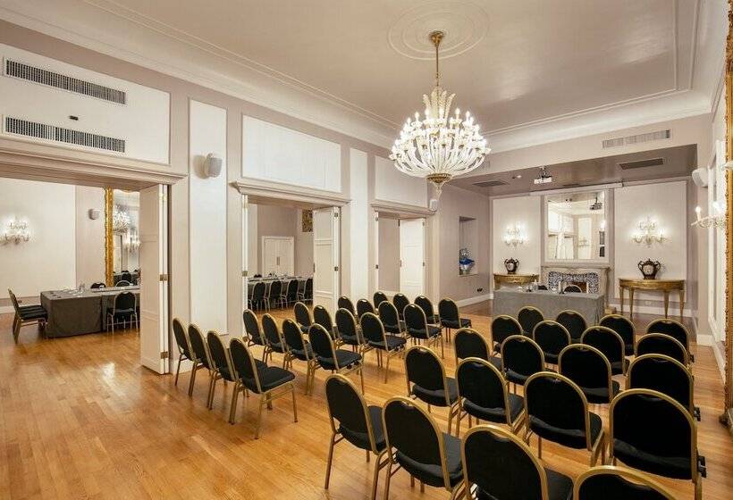 בית מלון כפרי Savoy