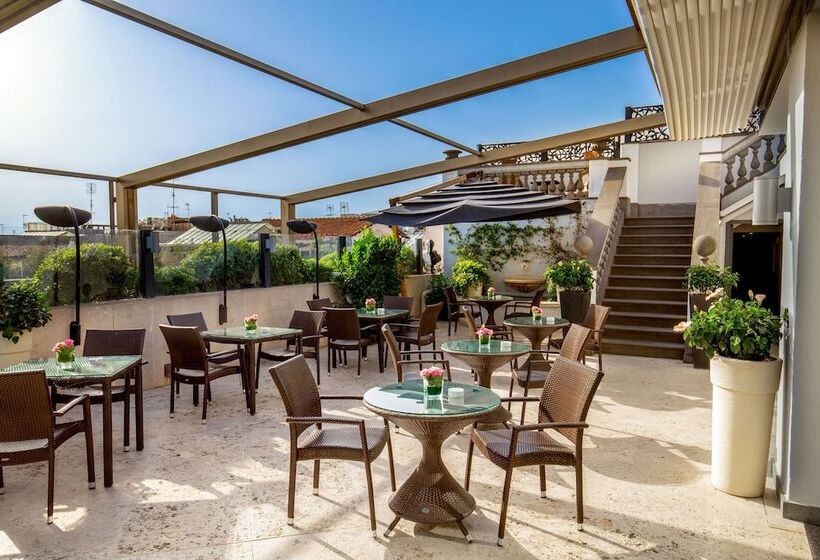 בית מלון כפרי Savoy