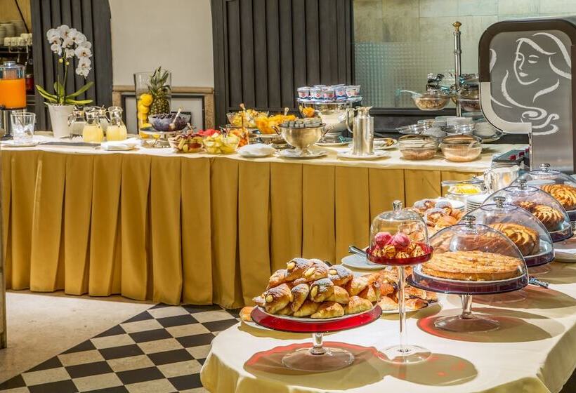 בית מלון כפרי Savoy