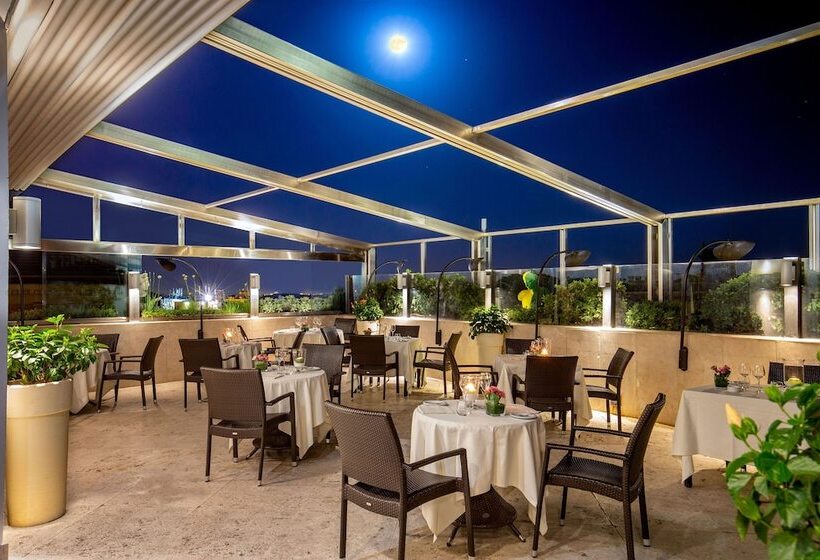 בית מלון כפרי Savoy