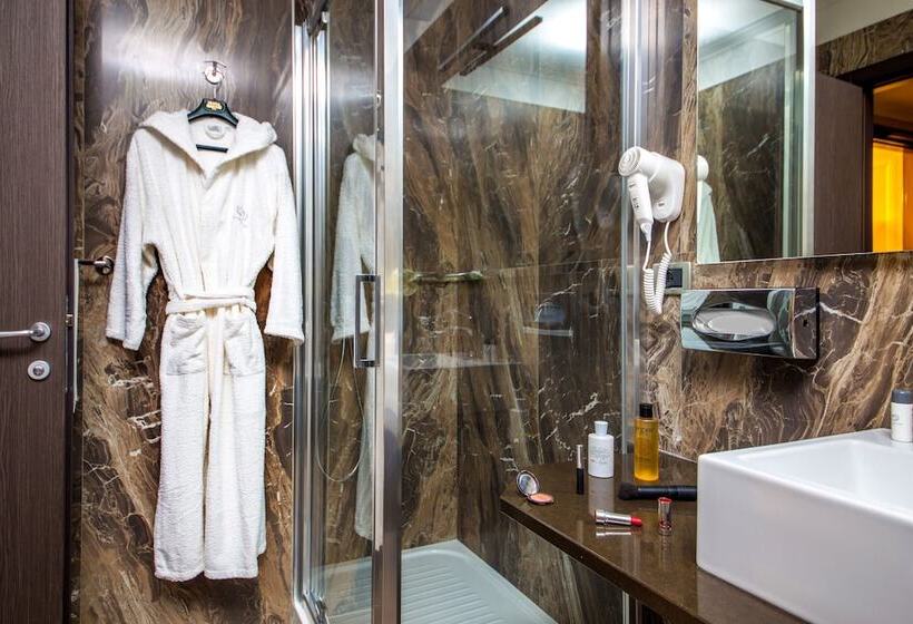 בית מלון כפרי Savoy