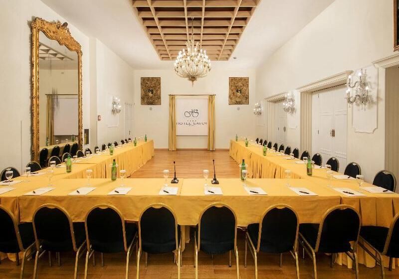 בית מלון כפרי Savoy