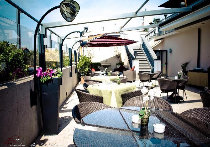 בית מלון כפרי Savoy