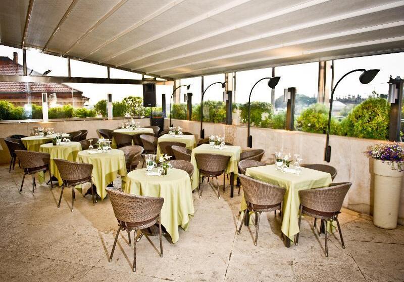 בית מלון כפרי Savoy