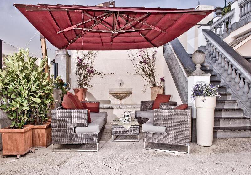 בית מלון כפרי Savoy