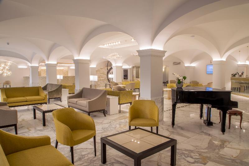 Shangri La Roma By Omnia Hotels