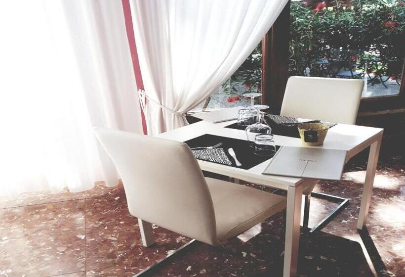 호텔 & Restaurant Storyville