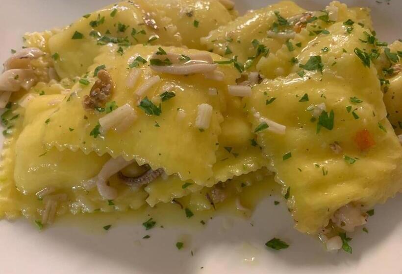 호텔 & Restaurant Storyville