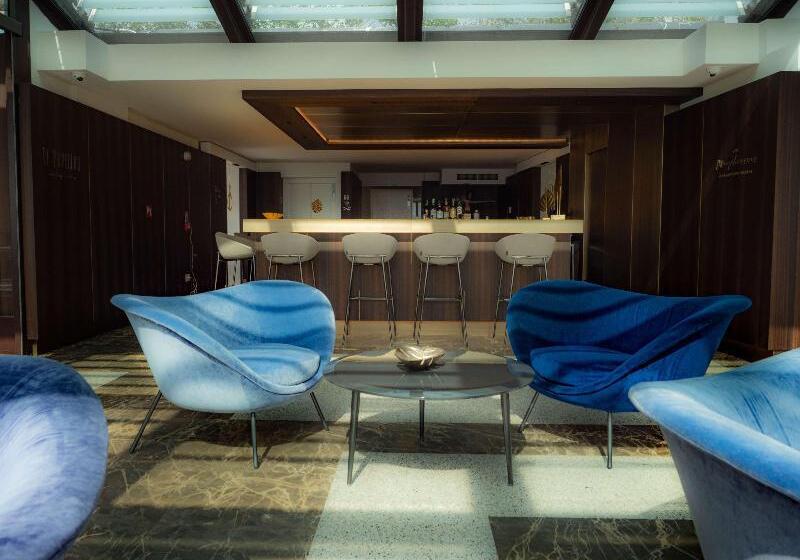 هتل De Bonart Naples   Curio Collection By Hilton
