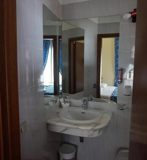 בית מלון כפרי Tritone