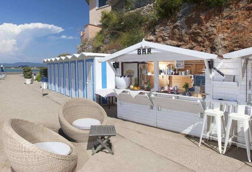 فندق Villa Domizia