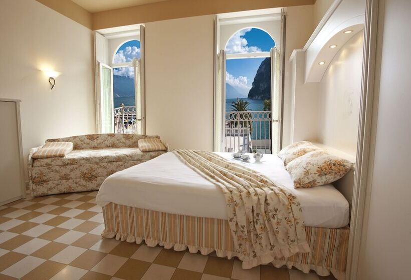 Резиденция Bellavista Lakefront Hotel & Apartments