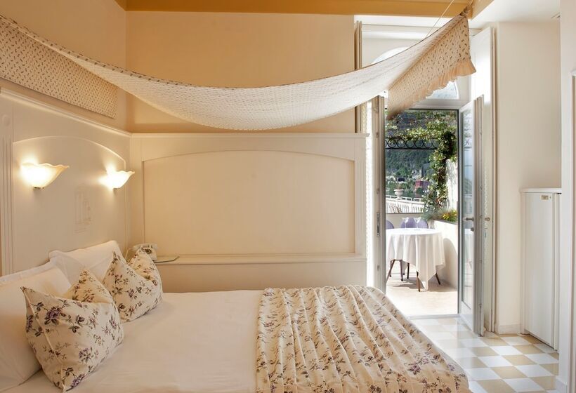 اقامتگاه Bellavista Lakefront Hotel & Apartments