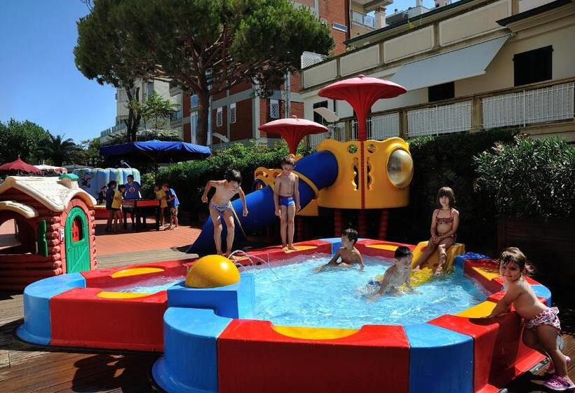 리조트 Unahotels Imperial Sport