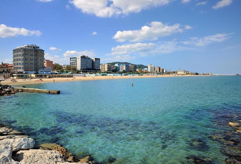 리조트 Unahotels Imperial Sport