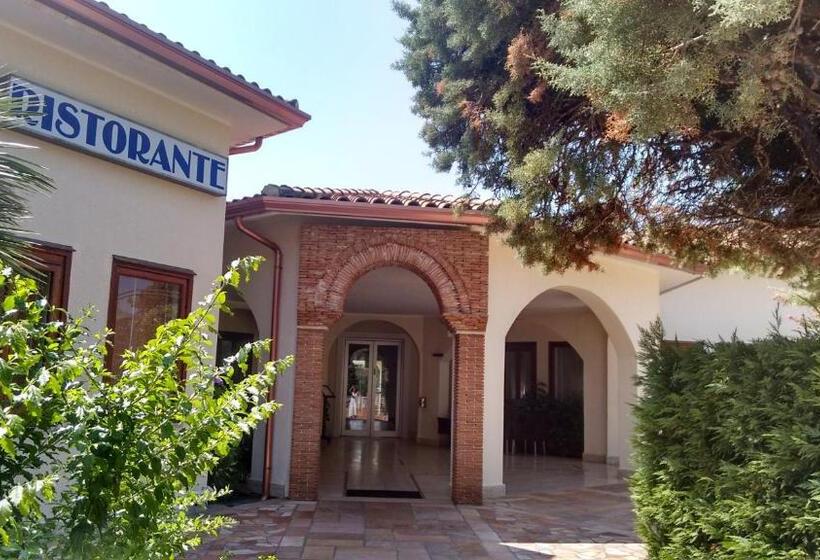 Villaggio Turistico La Mantinera