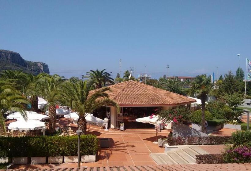 Villaggio Turistico La Mantinera