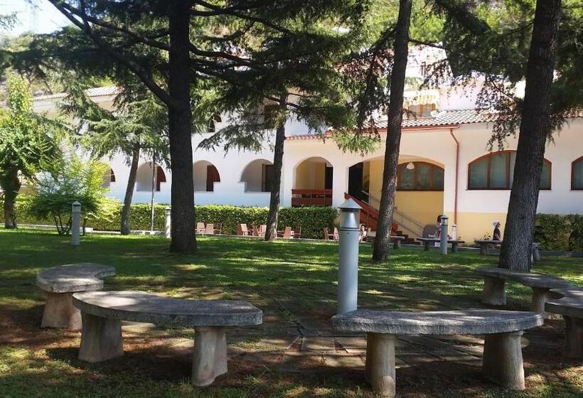 Villaggio Turistico La Mantinera