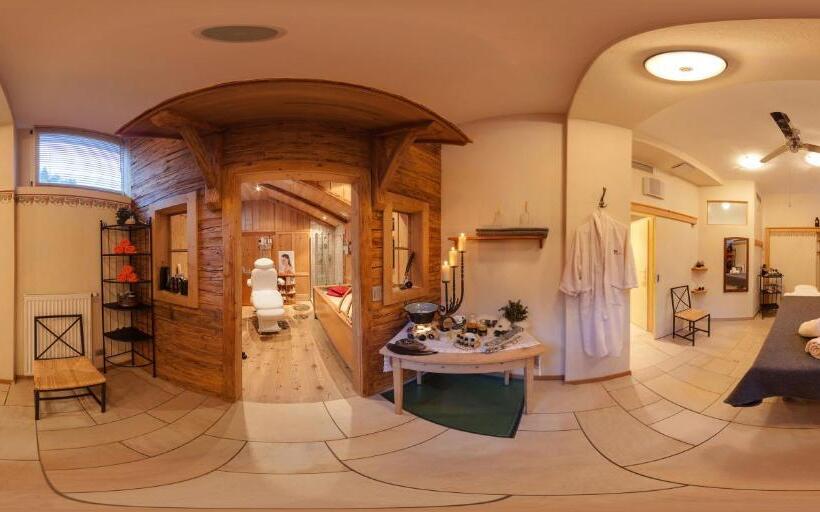 Alpenwellnesshotel St. Veit