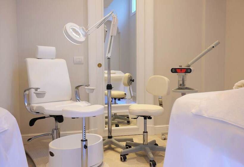 Grand Hotel De La Ville