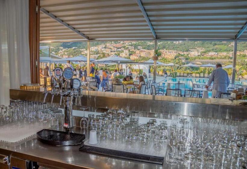 Grand Hotel Moon Valley