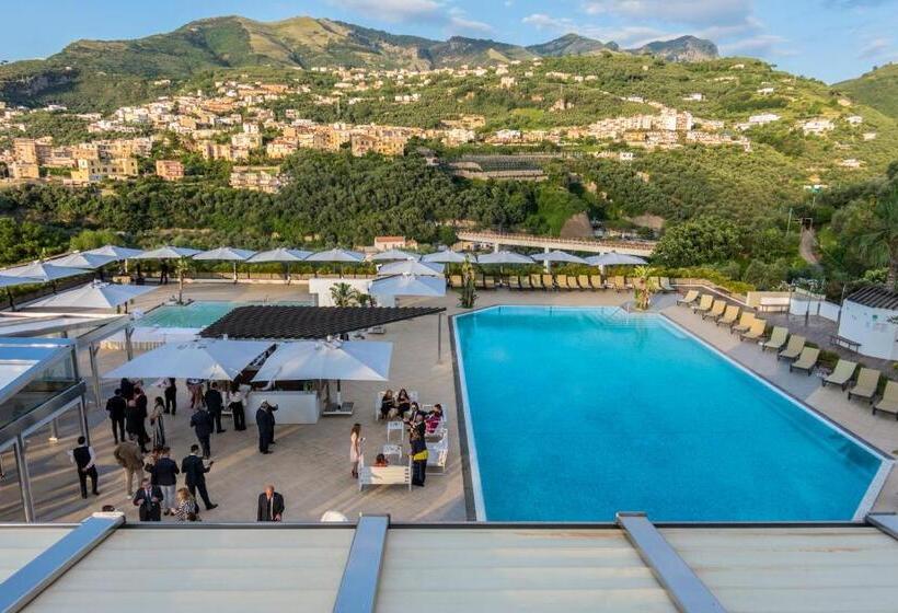 Grand Hotel Moon Valley