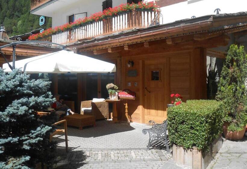 호텔 Albergo Nazionale