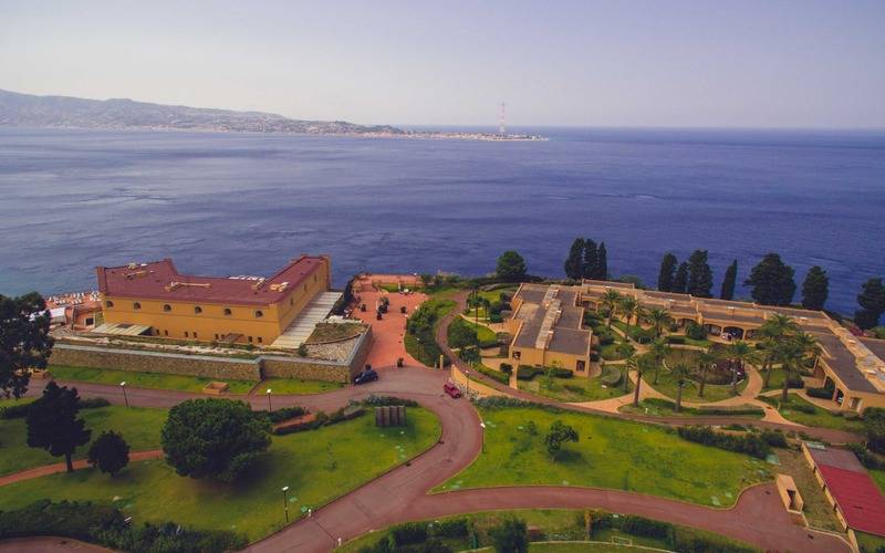Отель Reggio Calabria Altafiumara Resort & Spa