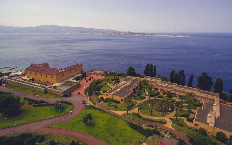 Отель Reggio Calabria Altafiumara Resort & Spa