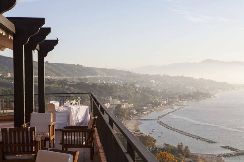 Отель Reggio Calabria Altafiumara Resort & Spa