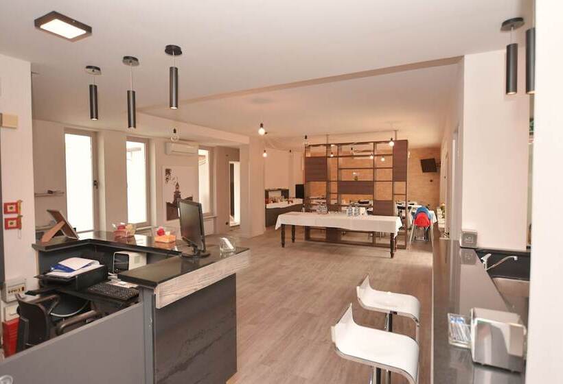 فندق & Apartments  Perpoin