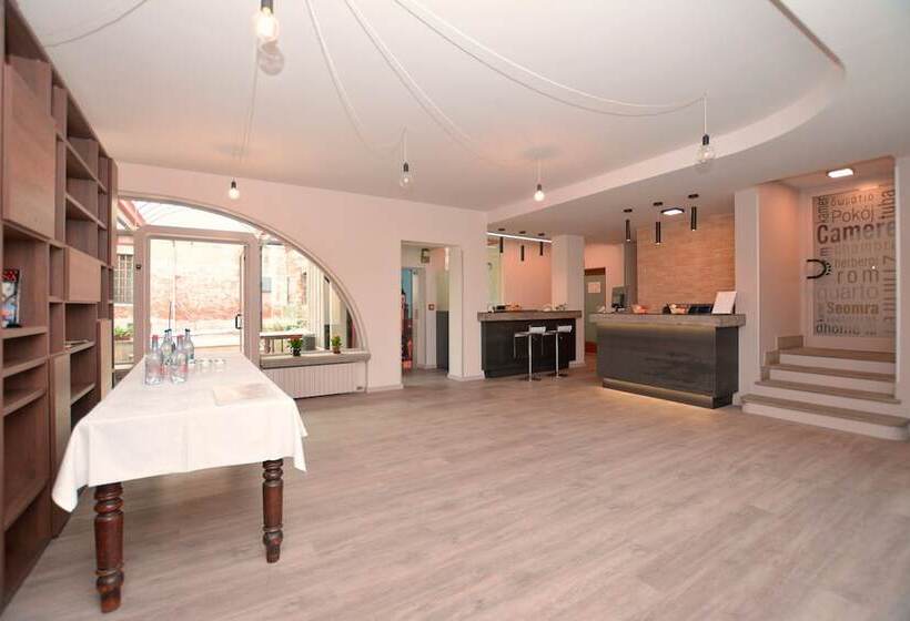 호텔 & Apartments  Perpoin