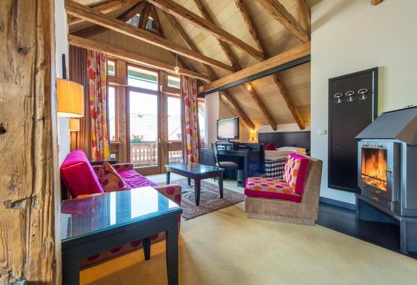 בית מלון כפרי Adler Suite & Stube