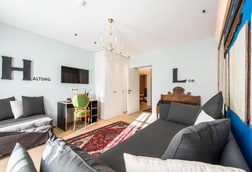 בית מלון כפרי Adler Suite & Stube