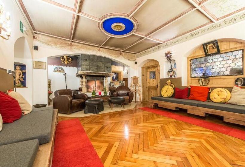 בית מלון כפרי Adler Suite & Stube