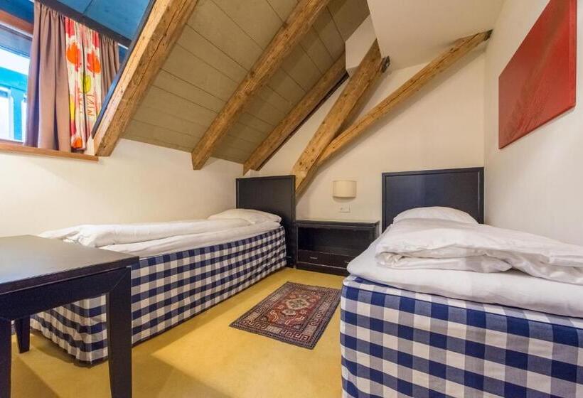 בית מלון כפרי Adler Suite & Stube