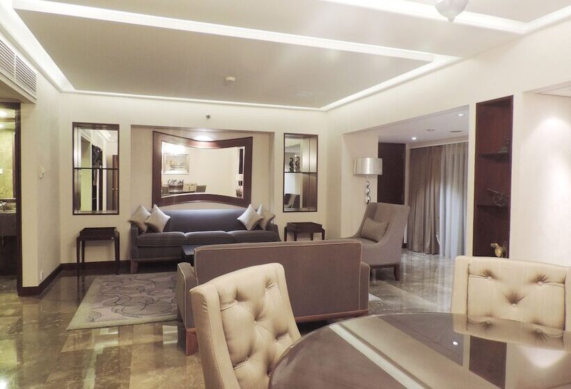 Отель Aryaduta Menteng