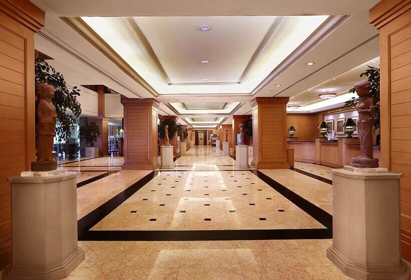 Отель Aryaduta Menteng