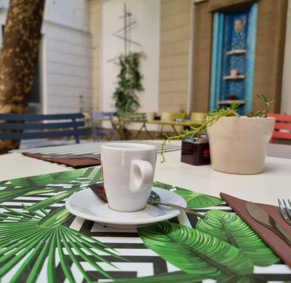 Green Class Hotel Astoria