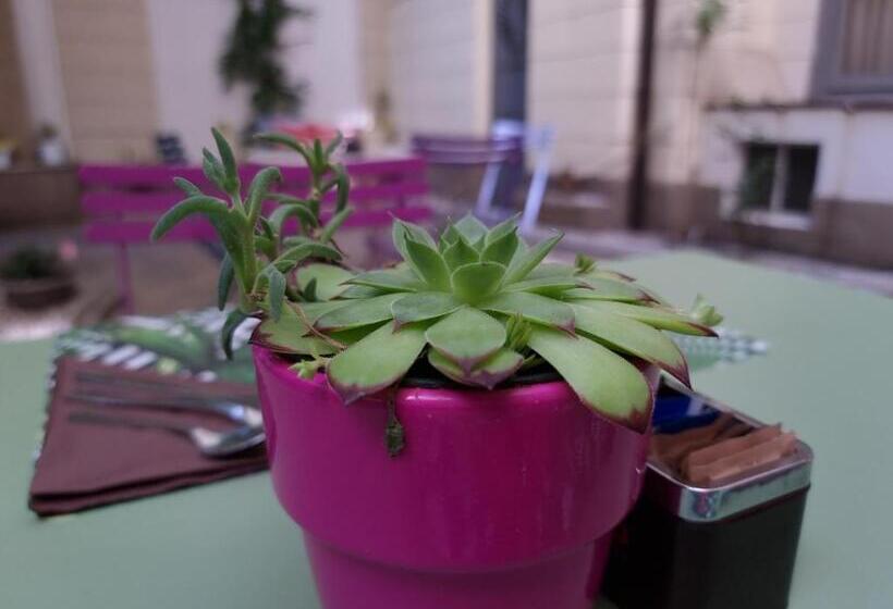 Green Class Hotel Astoria