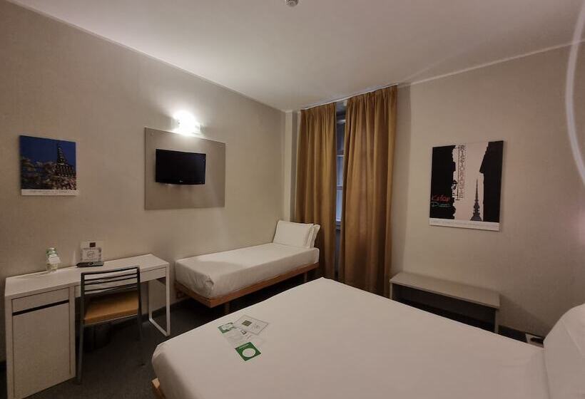 Green Class Hotel Astoria