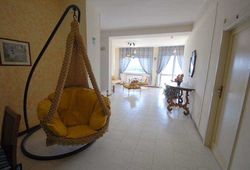 Отель Baia Del Sorriso