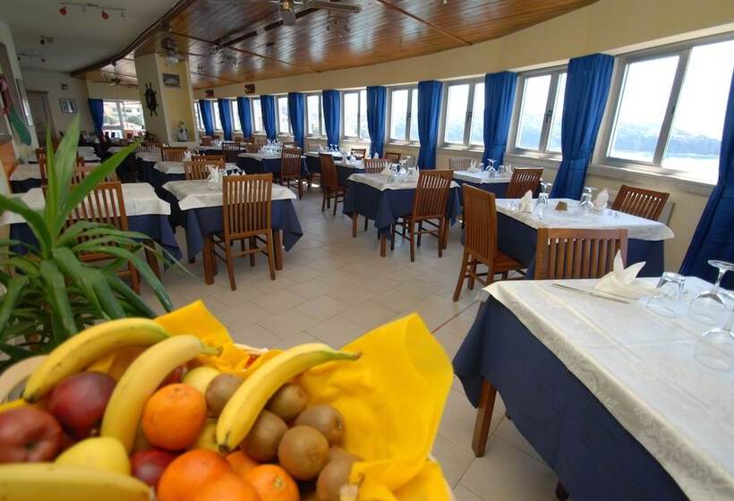 Отель Baia Del Sorriso