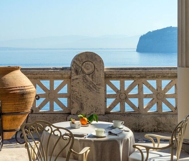 בית מלון כפרי Bellevue Syrene